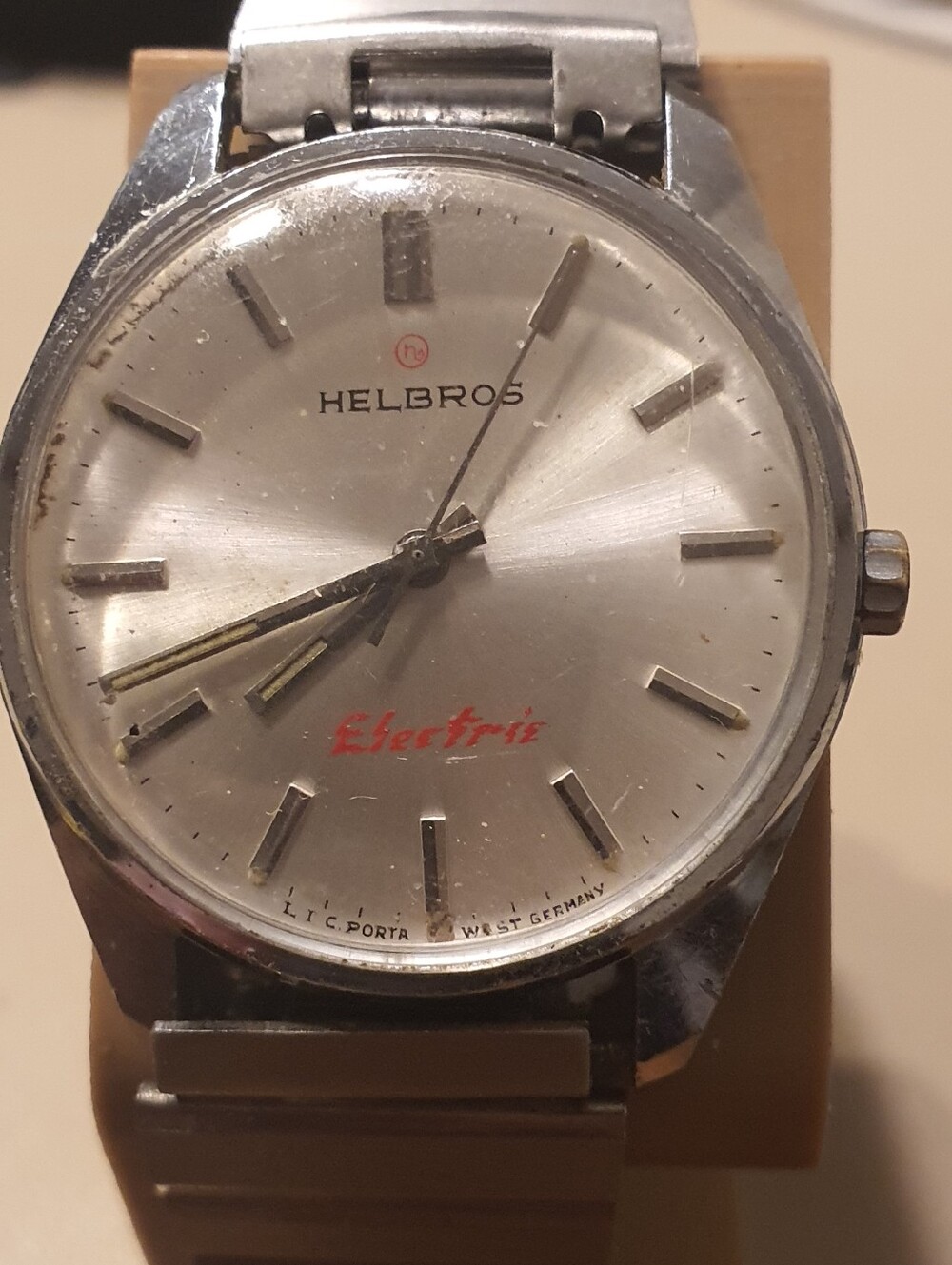 Vtg Helbros Electric Silver Stainless Steel Men's Watch For Parts Or Repair